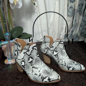 Women's Snakeskin Ankle Boots